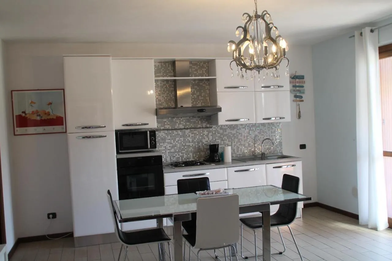 Apartment Casa Vacanze Da Riki Appartamento 2 Peschiera del Garda