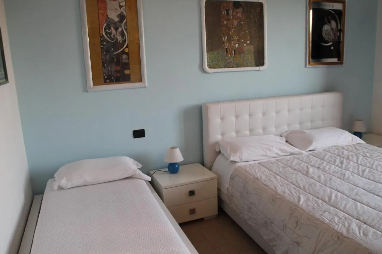 Casa Vacanze Da Riki Appartamento 2 Peschiera del Garda 0*,  Italy